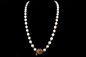 Vintage Chanel 31 Rue Cambon Paris Faux Pearl Necklace